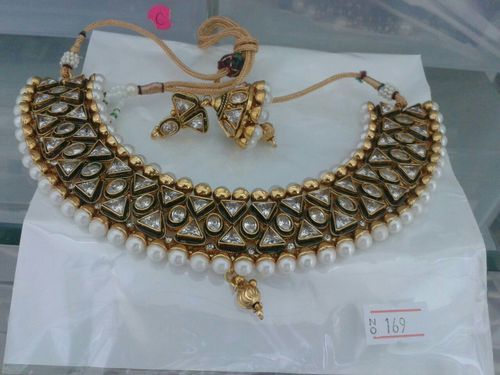 Stylish Artificial Necklace Set