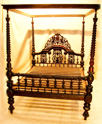 Wooden Beds - Teakwood & Rosewood Period Designs | Finely Crafted, Impeccable Finish, Arts & Crafts Style