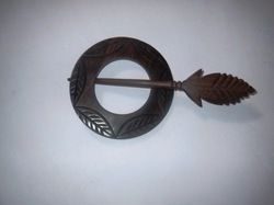 Round Leaf Shawl Pin