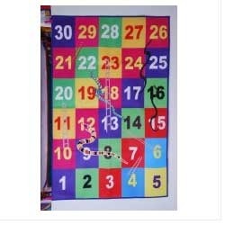 पासे के साथ सांप और सीढ़ी की चटाई