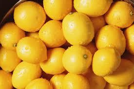 Fresh Lemon - Medium Sized, Elongated Shape with High Vitamin C Content | Grade A Quality, Juicy Pulp