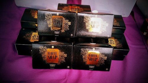 अंडालस ब्लैक सीड्स और ग्लेसेरिन व्हाइट सोप