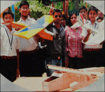 रेडियो नियंत्रित विमान डिजाइन और निर्माण कार्यशाला/एयरोमोडेलिंग कार्यशाला सेवा