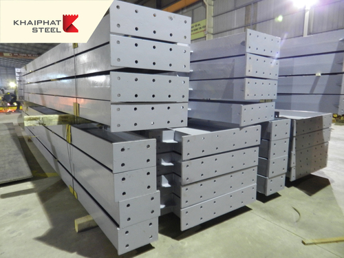 Pre-Engineered Steel Building - Superior Quality Steel Structure for Warehouses Box Houses Factories Showrooms - Customizable Designs Professional Installation Industrial & Civil Project Solutions