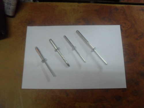 सभी प्रकार के पॉप रिवेट्स और ब्लाइंड रिवेट्स