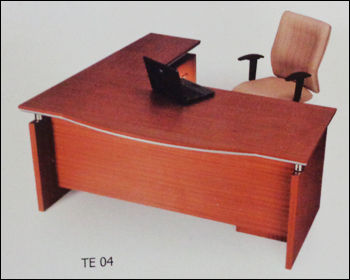 Executive Table (TE-04)