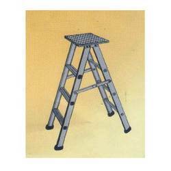 Self Supporting Folding Ladder