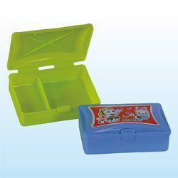 plastic lunch boxes