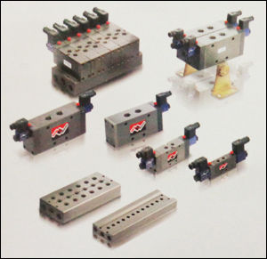 3 and 4 Way Pneumatic Stackable Valves