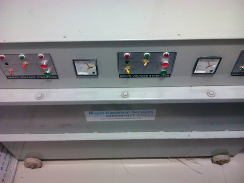 Wheel Mounted Servo Voltage Stabilizers With Analog Type Display