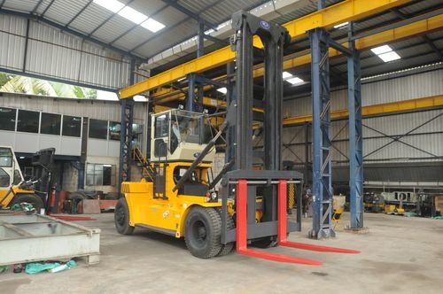 Fork Lift Truck 12 Tons