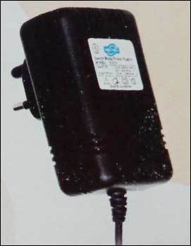 प्लग इन SMPS AC और DC एडाप्टर (NPI 12V 2A)