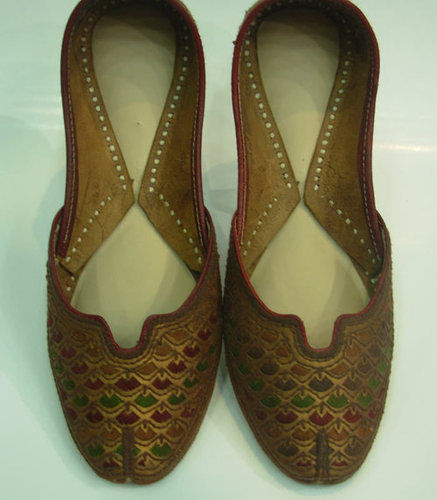 Rajwadi on sale mojdi ladies