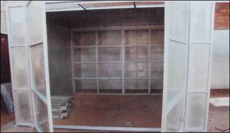 Paint Spray Booth - (Dry) Air Filteration Type