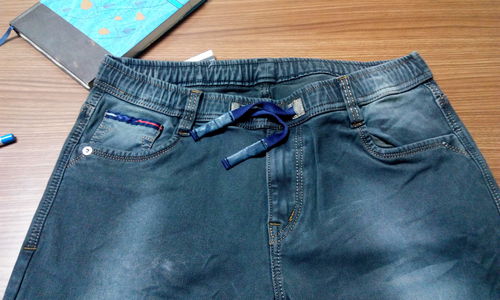 ट्रेंडी जींस