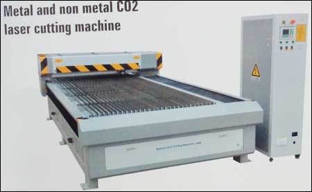 Metal And Non Metal Co2 Laser Cutting Machine