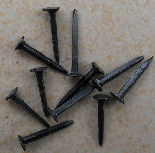 Amazon.com: Iron Nails Tacks for Shoes Boots Leather Heels Soles Repairs  Replace Craft 4 oz (7/8 Shoe Nails)