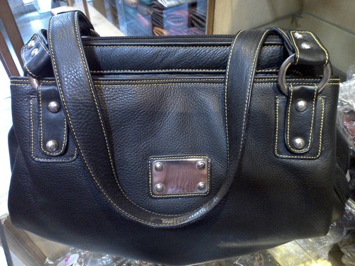 LB 618 लेदर लेडीज़ ब्लैक हैंड बैग