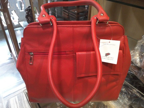 लेदर ट्रेंडी लेडीज़ हैंड बैग