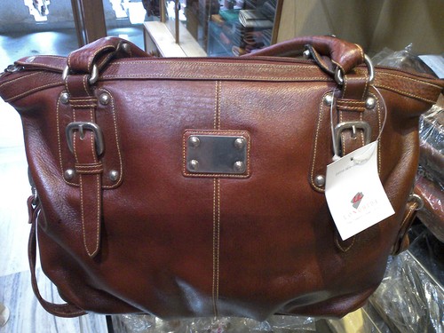 ट्रेंडी लेदर लेडीज़ हैंड बैग