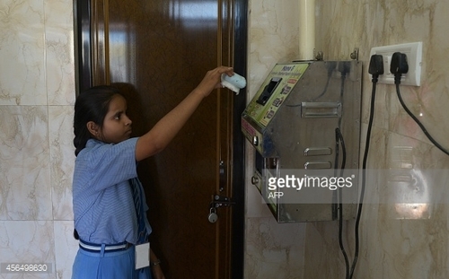 सैनिटरी पैड बर्निंग और न्यू नैपकिन सेलिंग मशीन