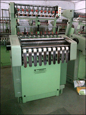 Three Phase Satin Ribbon Needle Loom Machine Inbuilt with 1 Hp Elec.Break Motor