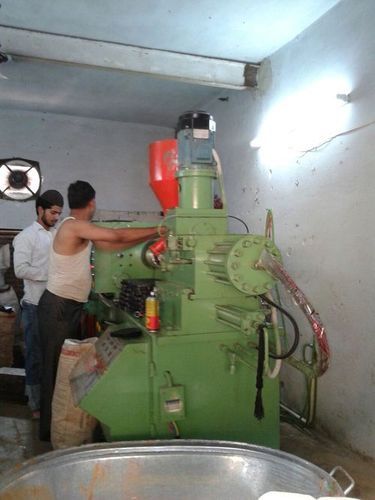 Plastic Injection Moulding Machine