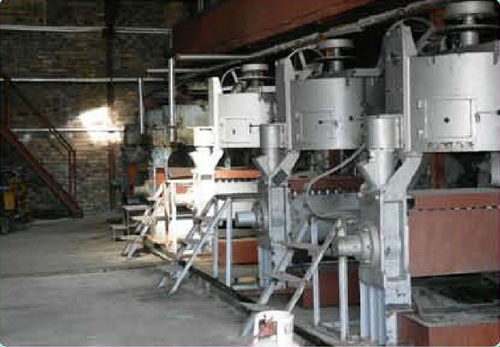 Oil Mill Plant - High-Quality Oil Recovery System | Features Expellers, Seed Cleaner, Decorticator, and Filter Press for Efficient Operations