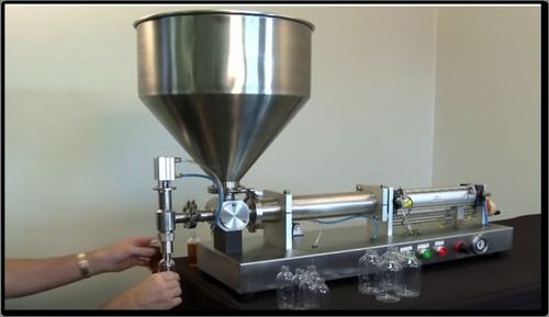 Single Head Liquid Filling Machine