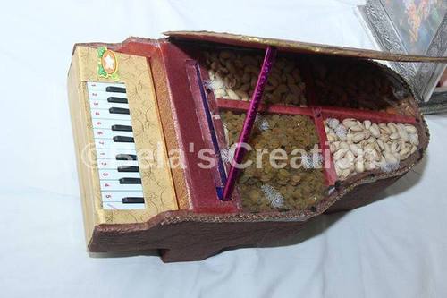 पियानो के आकार के ड्राई फ्रूट्स पैकेजिंग बॉक्स 