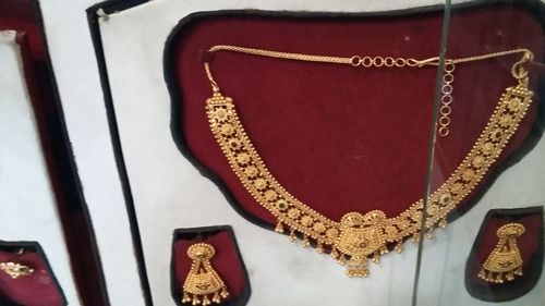 Gold Necklace And Earrings Set