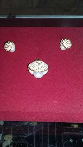 White Pearls Pendent And Earrings