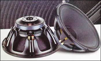 Professional Loudspeakers (800 W)