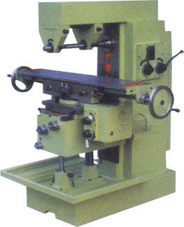 Universal Milling Machine - High-Grade Material Fabrication | Robust Design, Efficient Performance, Low Maintenance