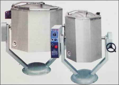 Silver Electric Tilting Boiling Pans With Mixer