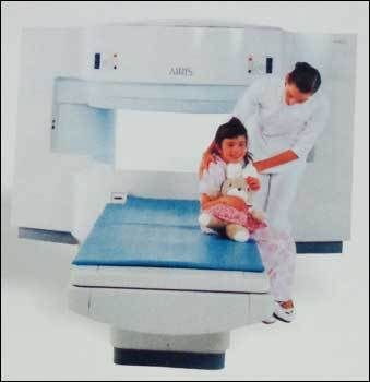 Airis II MRI Machine 