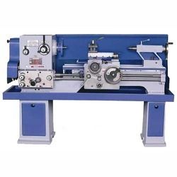 Low Maintenance All Geared Lathe Machine