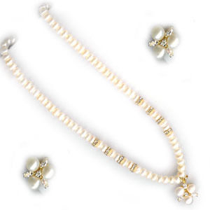 Pearl Pendent Set