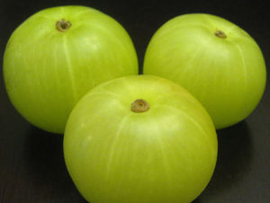 Fresh Amla (Indian Gooseberry)