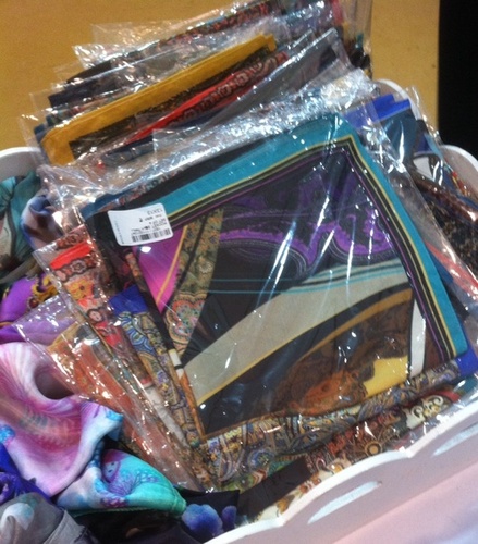 स्कार्फ और पॉकेट स्क्वायर