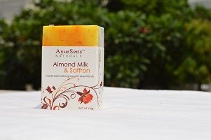 Almond Milk And Saffron Bar
