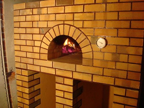 Single Door Wood and Gas Fired Brick Pizza Oven