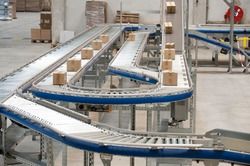 Industrial Conveyors for Warehousing