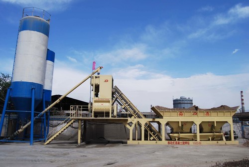Portable Concrete Batching Plant - Mobile Twin-Shaft Mixer Pneumatically Controlled Aggregate Batcher Efficient Multi-Angle Stirring Arm