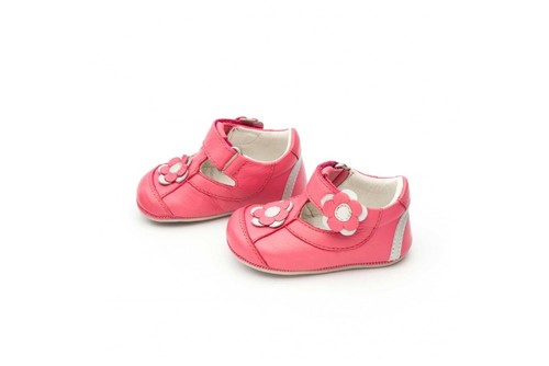 ट्विन फ्लावर रेड एंड व्हाइट शूज़