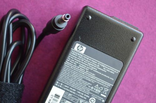 Original Bulk Pack Import Laptop Adapter 19V 4.74A 90W 5.5 X 2.5 MM (HP Compaq Armada M700)