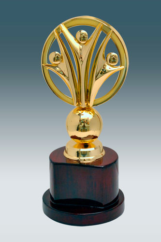 Abstract Winners Figurine in a Metallic Ring ( GK 836 )