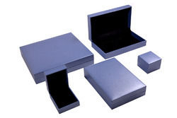 Purple Color Paper Fabricated Jewelry Boxes