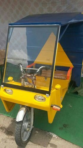 E-Rickshaw With Glass