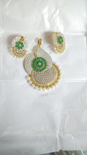 Emerald Diamond Pendant Set